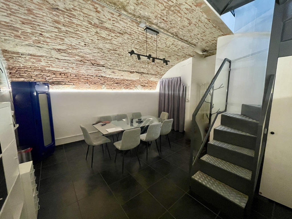 039605B3-61E2-48AA-842A-EF68FF548347_1_105_c