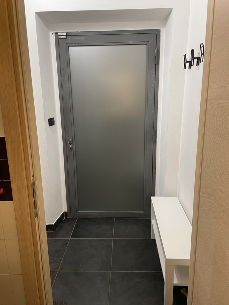 7CF8DA85-B0F3-4960-9435-88A9CE8B3858_1_105_c