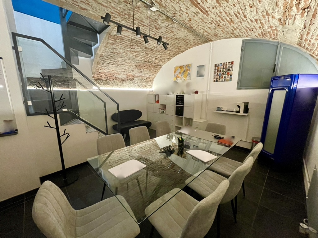 AC5219D4-F59A-497D-8EF1-BCB388D79AE5_1_105_c