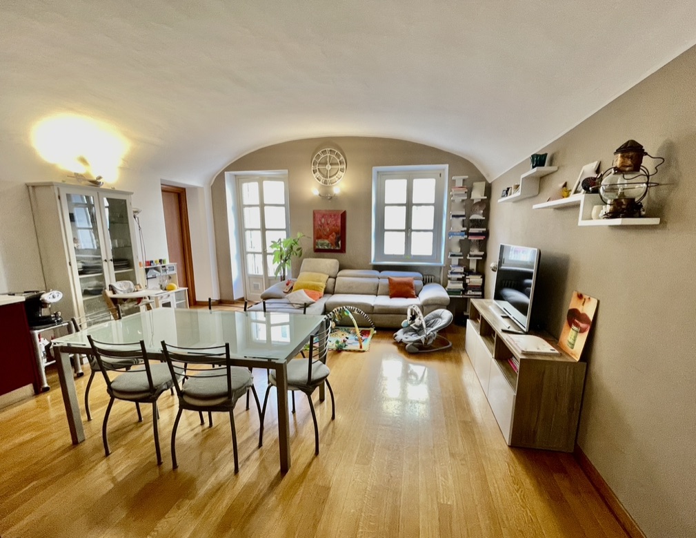 6F79C987-196B-445D-A17A-B19E1CA67C8E_1_105_c