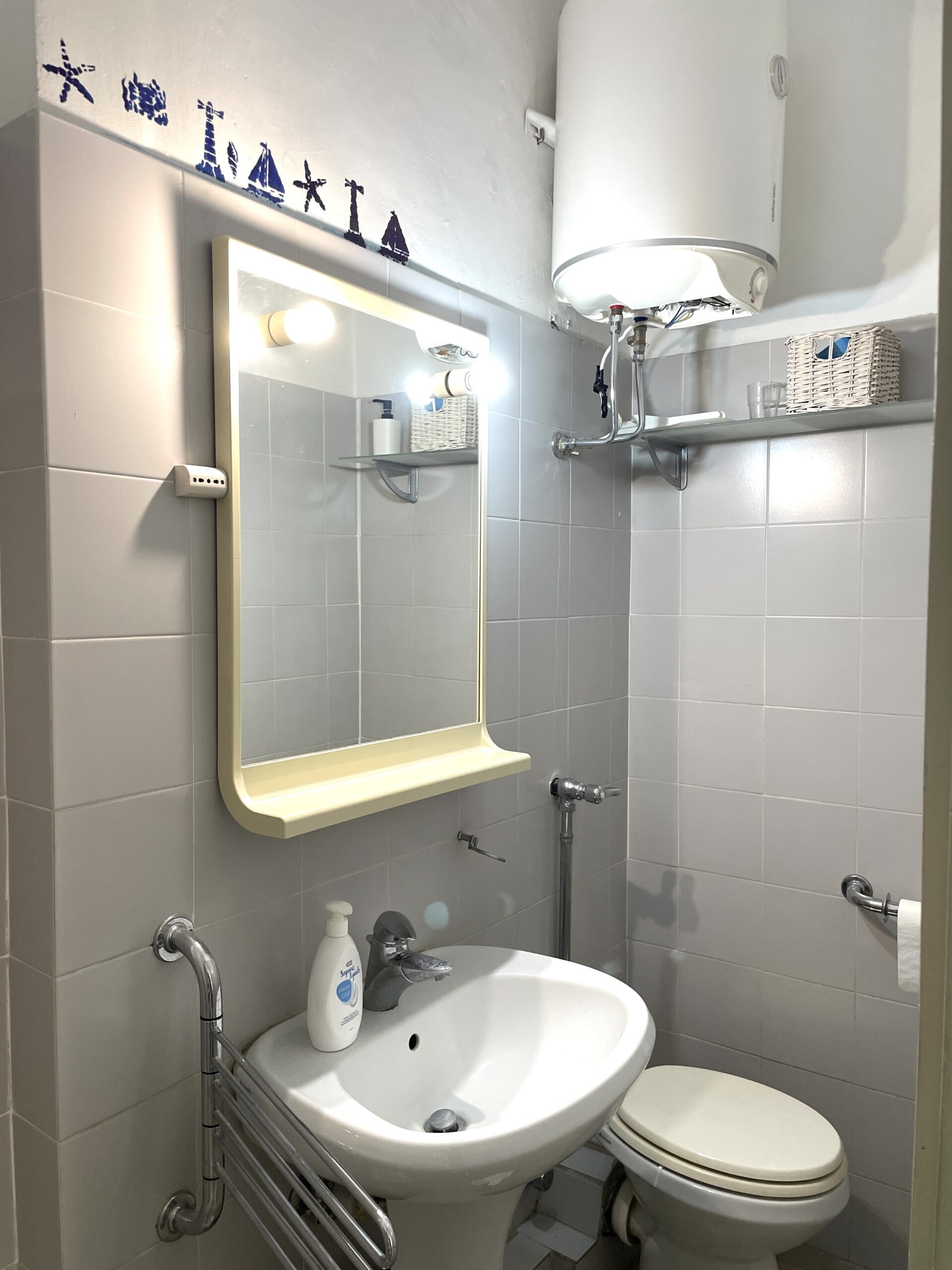 78B260D3-5C85-4604-B2A4-FAC21B385BFD