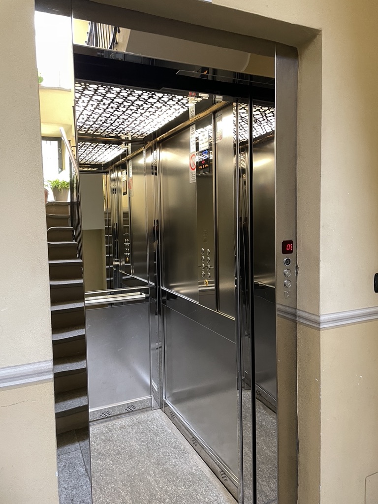 9E24DF6F-1CE3-46FF-9E97-578F9D667827_1_105_c