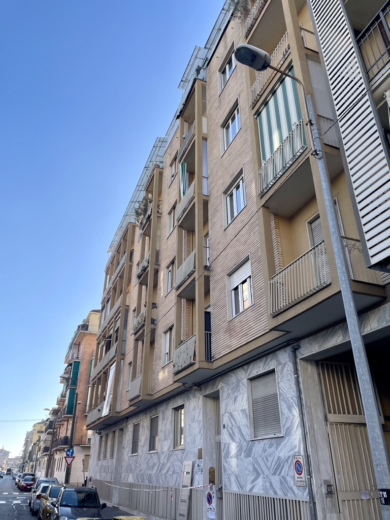 A9E5CD21-6593-4229-9600-3328D7C58618_1_105_c