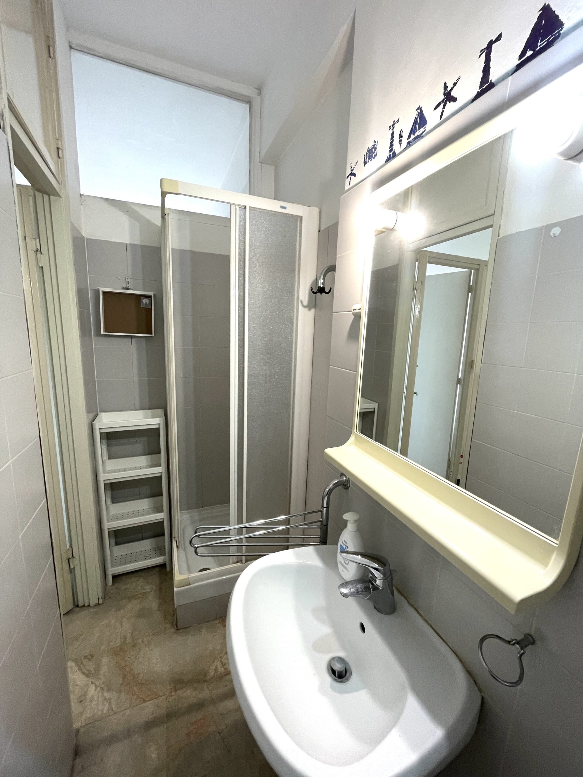 AB68FF18-056A-4829-A122-F5C5A0F54DBD