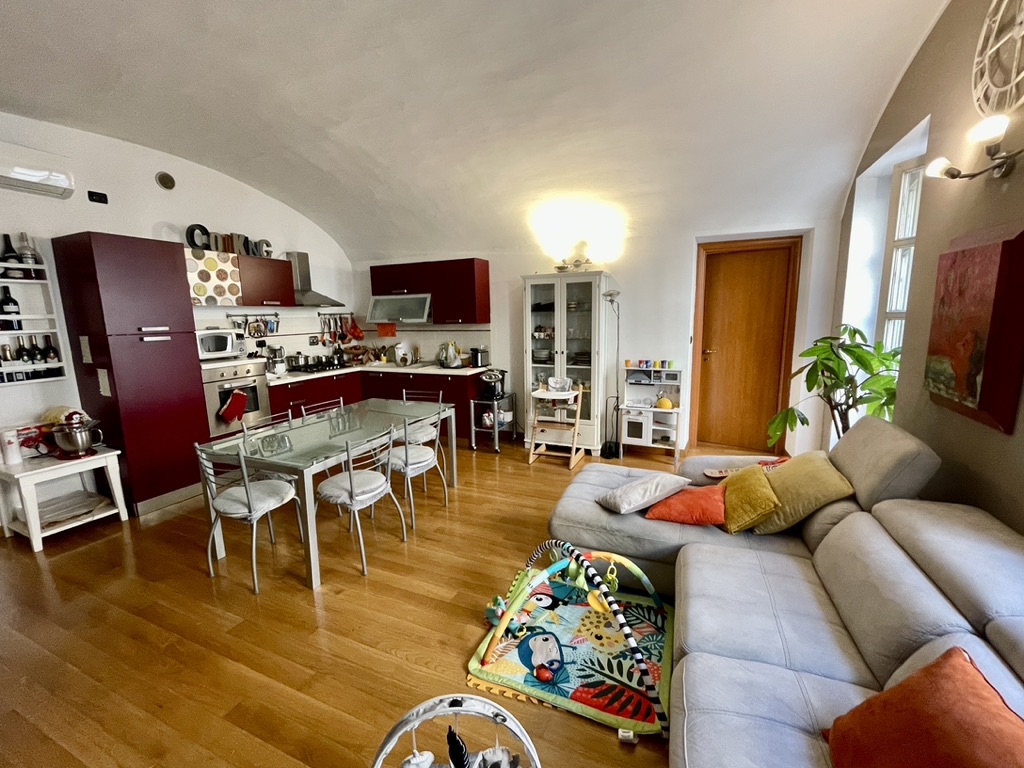 D14E35FF-37F1-4EA4-B8EB-435DDBDE1C6E_1_105_c