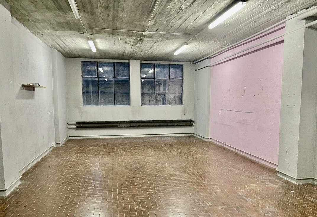 0F972F95-840D-444A-9C7E-4BE3F168A465_1_105_c