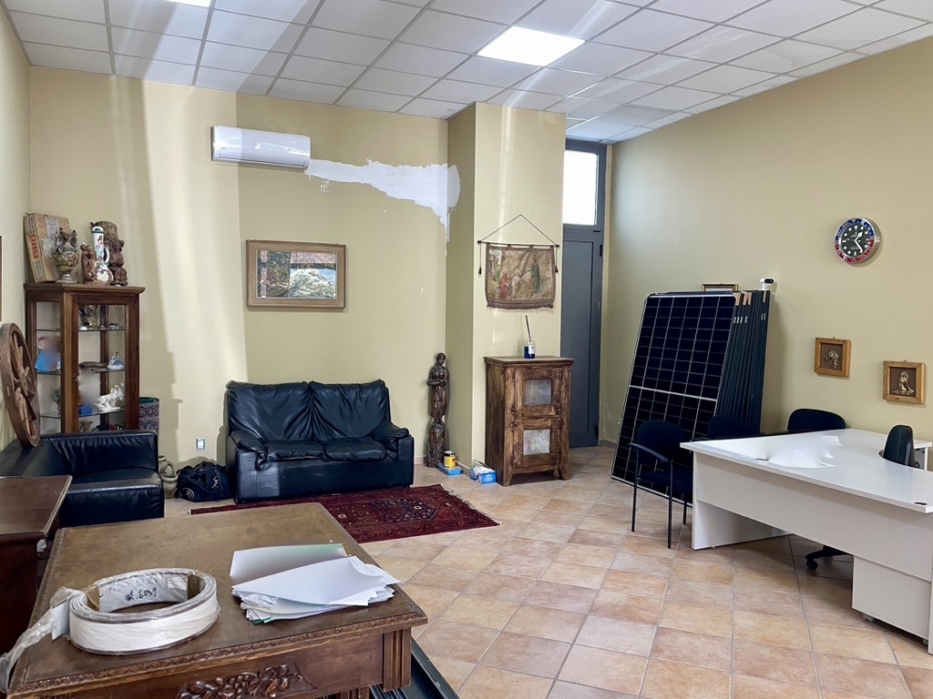 8E1C57DE-2150-432A-98C6-A795364DCA51_1_105_c