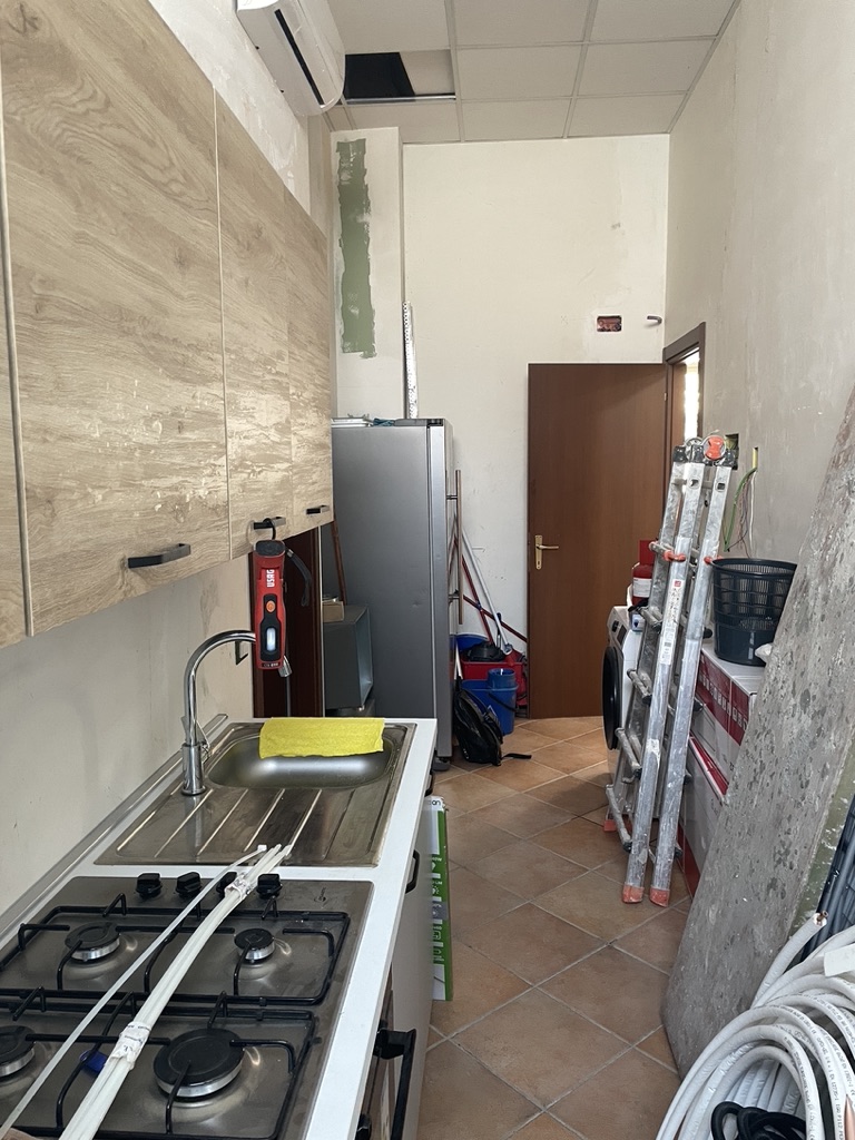 9D9A9C98-C270-4886-8A73-B3D28802EAA4_1_105_c