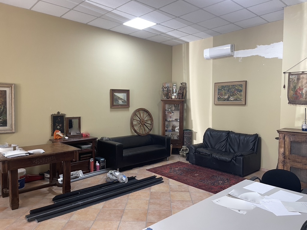 E5585939-5D55-4EE6-94CD-280A3CE99913_1_105_c